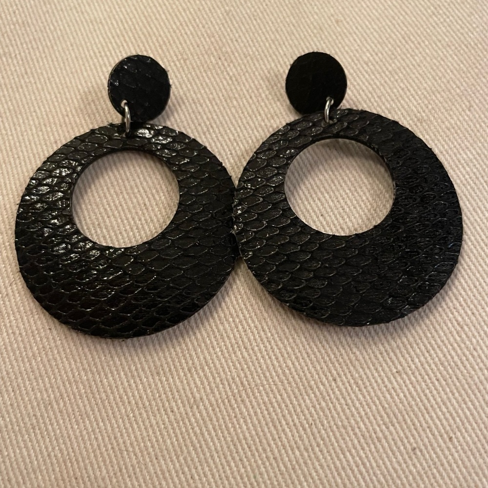 Black circle earrings